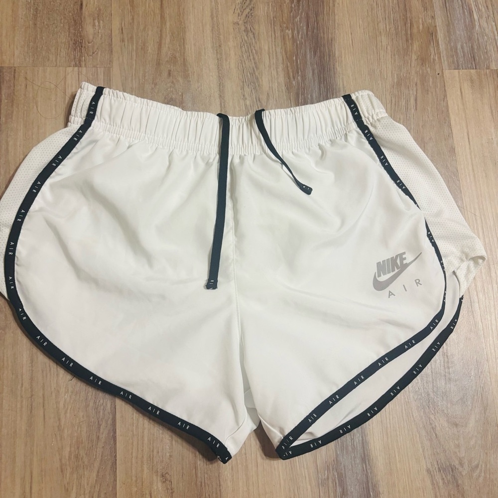 White Nike Air Athletic Shorts Woman’s XS